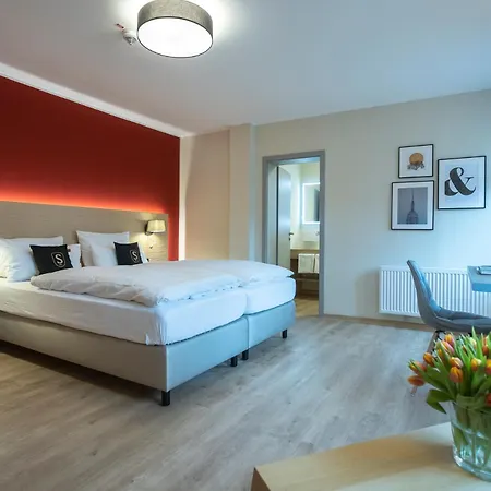 Der Stahlberg & Restaurant Hotel *